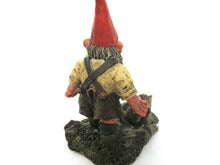 'Hansli' Gnome figurine after a design by Rien Poortvliet. Classic Gnomes