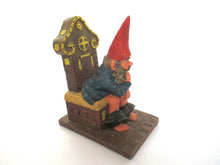 'Theodor' Gnome figurine after a design by Rien Poortvliet. Gnome on the toilet. Dutch Classic Gnomes series. AAAAAAA International Co. Ltd.