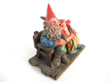 UpperDutch:,Classic Gnomes 'Love Forever' Gnome figurine after a design by Rien Poortvliet