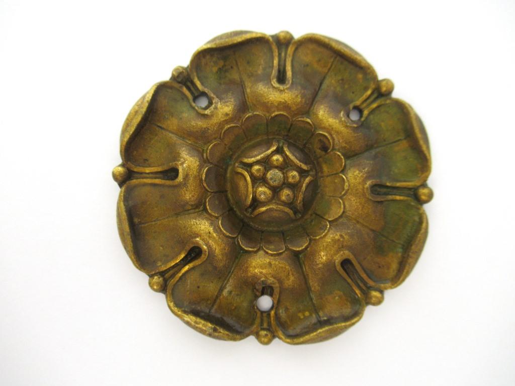 1 (ONE) Flower motif brass furniture applique. Antique Brass embellishment. Authentic hardware, restoration supply, rosette.