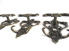 UpperDutch:Wall hook,Set of 3 Antique Coat hooks, Wall hooks, Ornate Victorian style hooks, Brev made in Italy.