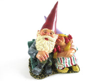 UpperDutch:Gnome,Gnome Couple on a Couch, Love, Gnome statue, Garden  gnomes.