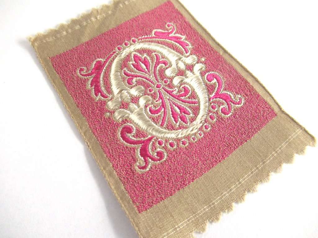 Letter O, Monogram Applique, 1930s Vintage Embroidered 'Letter O' appl