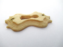 UpperDutch:Keyhole cover,Keyhole cover bone, plate, bone escutcheon, keyhole frame.