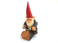 Garden Gnome after a design by Rien Poortvliet - David the Gnome - Working gnome. #837G965K1