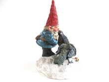 UpperDutch:Gnome,'Thomas & Birds' Classic Gnomes figurine. David the gnome feeding birds in the snow. Designed by Rien Poortvliet.