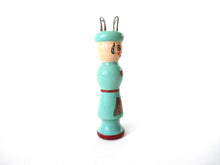UpperDutch:Knitting doll,Knitting Doll, Vintage Wooden Knitting Doll, French Knitting, Bobbin Doll, Sewing supply, Knitting Nancy.