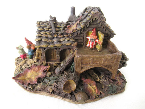 UpperDutch:Gnome,Classic Gnomes Villages 'Gnome-house and mouse' after a design by Rien Poortvliet Gnome figurine.
