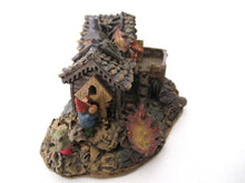 UpperDutch:Gnome,Classic Gnomes Villages 'Gnome-house and mouse' after a design by Rien Poortvliet Gnome figurine.
