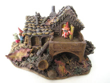 UpperDutch:Gnome,Classic Gnomes Villages 'Gnome-house and mouse' after a design by Rien Poortvliet Gnome figurine.