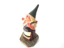 UpperDutch:Gnome,Singing gnome'Barbara'  after a design by Rien Poortvliet. Part of the Classic Gnomes series designed by Rien Poortvliet