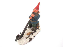 UpperDutch:Gnome,Classic Gnomes 'Louis' Gnome with didgeridoo Rien Poortvliet.