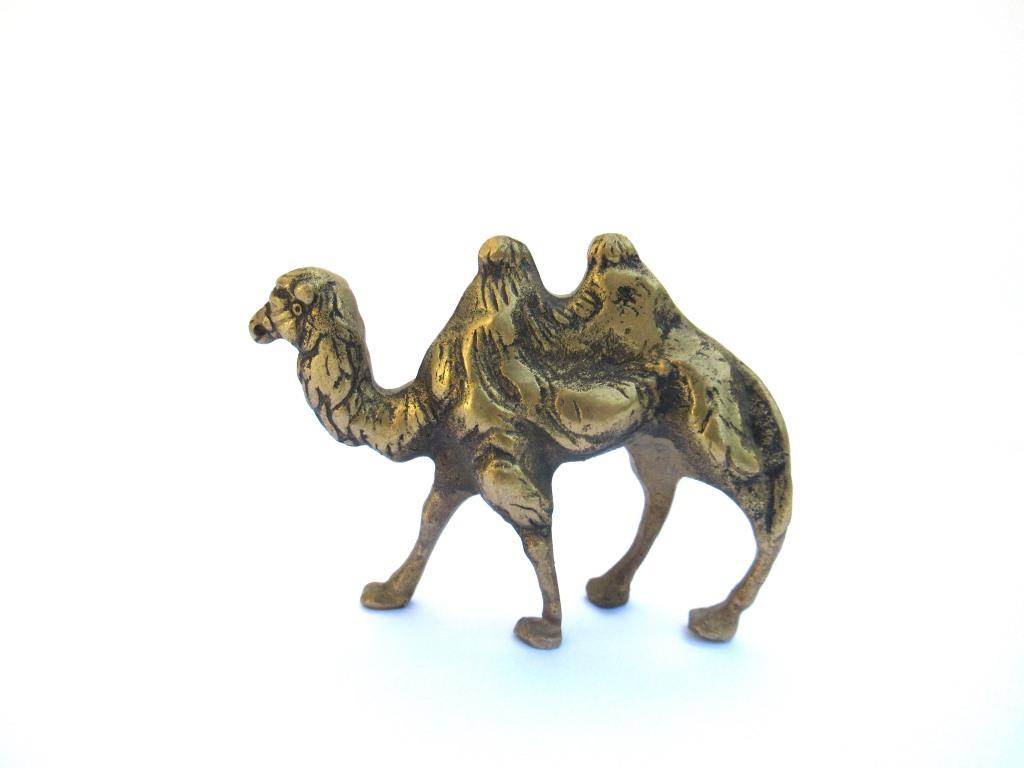 Vintage Brass Camel Figurine – UpperDutch