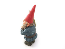UpperDutch:Gnome,Classic Gnomes 'Max' after a design by Rien Poortvliet, Gnome with chest.