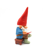 Reading Gnome after a design by Rien Poortvliet, Brb. David the Gnome