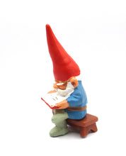 Reading Gnome after a design by Rien Poortvliet, Brb. David the Gnome