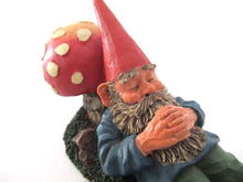 UpperDutch:Gnome,Gnome sleeping against a Mushroom. Rien Poortvliet Sleeping Gnome Figurine, David the Gnome. David el Gnomo