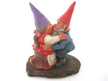 UpperDutch:Gnome,'Will and Ann' Dancing Gnome couple, kissing gnome couple. David the gnome after a design by Rien Poortvliet.