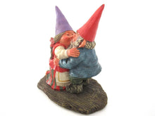 UpperDutch:Gnome,'Will and Ann' Dancing Gnome couple, kissing gnome couple. David the gnome after a design by Rien Poortvliet.