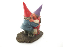 UpperDutch:Gnome,'Will and Ann' Dancing Gnome couple, kissing gnome couple. David the gnome after a design by Rien Poortvliet.