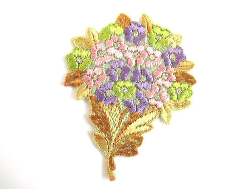 UpperDutch:,Flower applique 1930s Vintage floral patch, sewing supply.