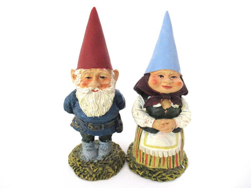 UpperDutch:Gnome,David and Lisa, Set of two gnome figurines. David the gnome and his wife Lisa. Gnome Couple.