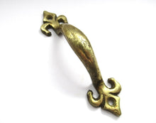 1 (ONE) Vintage Brass Drawer Pull, Lily