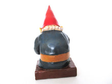 Gnome reading a book, David the Gnome, Design by Rien Poortvliet.