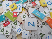 400+ pcs mixed letter tiles, lot letter mix, game pieces. Assortment scrapbook letters, alphabet mix, word art supply.