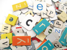400+ pcs mixed letter tiles, lot letter mix, game pieces. Assortment scrapbook letters, alphabet mix, word art supply.