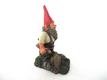 'Hansli' Gnome figurine after a design by Rien Poortvliet. Classic Gnomes