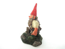 'Hansli' Gnome figurine after a design by Rien Poortvliet. Classic Gnomes