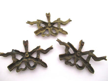 1 (ONE) Antique Brass embellishment, furniture applique, pediment.