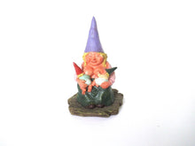 New born, Breastfeeding Gnome figurine after a design by Rien Poortvliet 'Catherine with baby's '. Twin gift