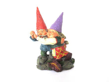 Dancing gnome couple, Rien Poortvliet, gnome figurine.