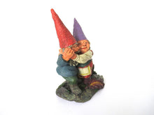 Dancing gnome couple, Rien Poortvliet, gnome figurine.