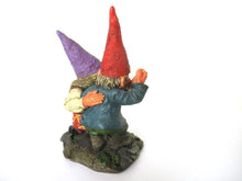 Dancing gnome couple, Rien Poortvliet, gnome figurine.