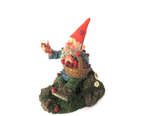 'Lucky' Gnome with Ladybugs figurine after a design by Rien Poortvliet.