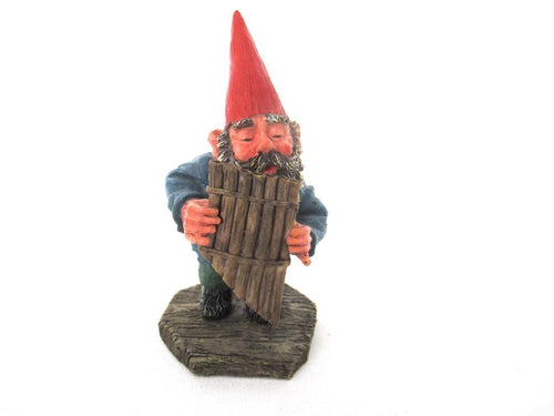 Gnome 'Andreas' playing a pan flute after a design by Rien Poortvliet.