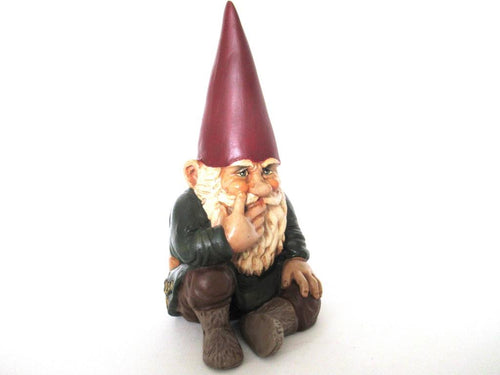 Gnome figurine, Sitting Gnome after a design by Rien Poortvliet, David the Gnome, Garden Gnome.