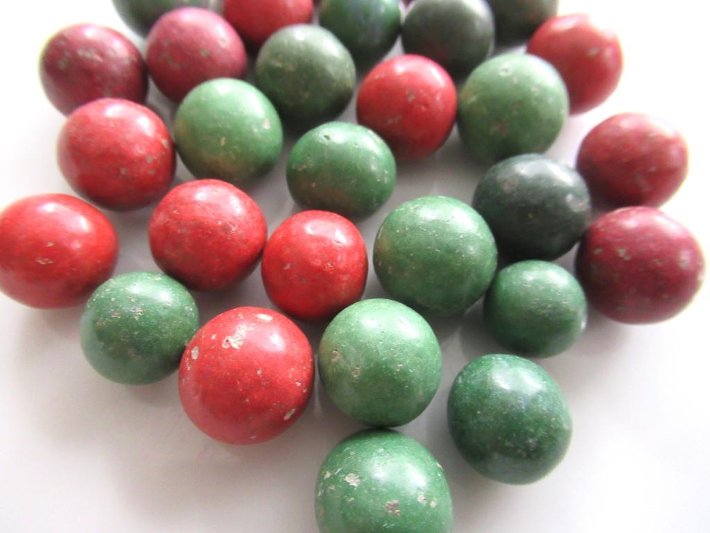 Green / Red Marbles, Set of 30 green Antique Clay Marbles. – UpperDutch
