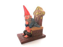 Gnome on the toilet, Gnome figurine 'Theodor' after a design by Rien Poortvliet.
