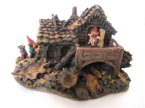 Classic Gnomes Villages 'Gnome-house and mouse' after a design by Rien Poortvliet, Gnome figurine.