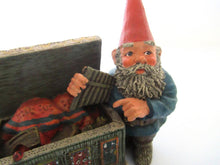 Gnome 'Max' after a design by Rien Poortvliet, Gnome with chest.