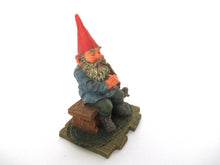 'Grandfather' Pipe smoking gnome figurine. Part of the 2001 Classic Gnomes & Friends series designed by Rien Poortvliet