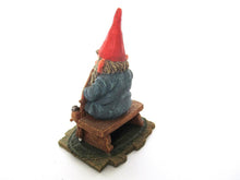 'Grandfather' Pipe smoking gnome figurine. Part of the 2001 Classic Gnomes & Friends series designed by Rien Poortvliet
