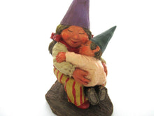 Classic Gnomes 'Corrina' Gnome figurine with baby after a design by Rien Poortvliet.