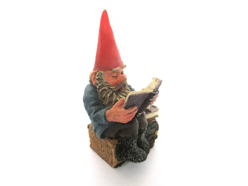 Reading Gnome figurine 'Gideon'. Classic gnomes series made by Rien Poortvliet.