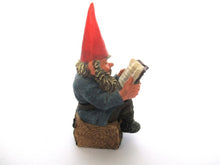 Reading Gnome figurine 'Gideon'. Classic gnomes series made by Rien Poortvliet.