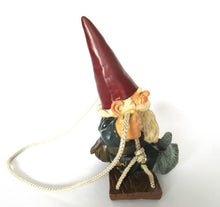 Garden gnome on Swing. Rien Poortvliet, David the Gnome.